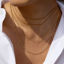 By St�r Romy Halsk�de - Forgyldt